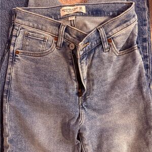 Abercrombie & Fitch Women's Light Blue Straight Leg Jeans